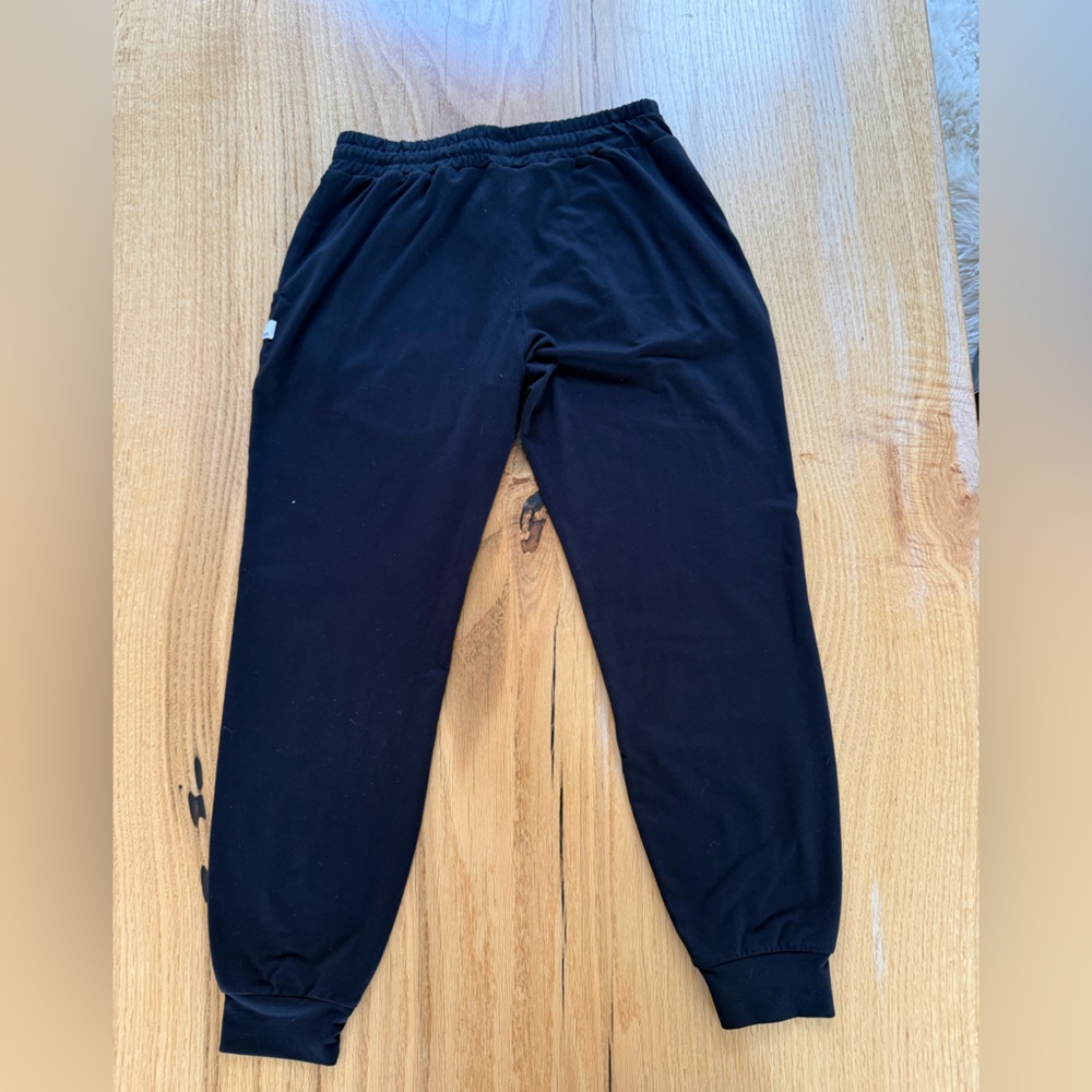 Vuori Black Performance Jogger- Women’s - Picture 2 of 3